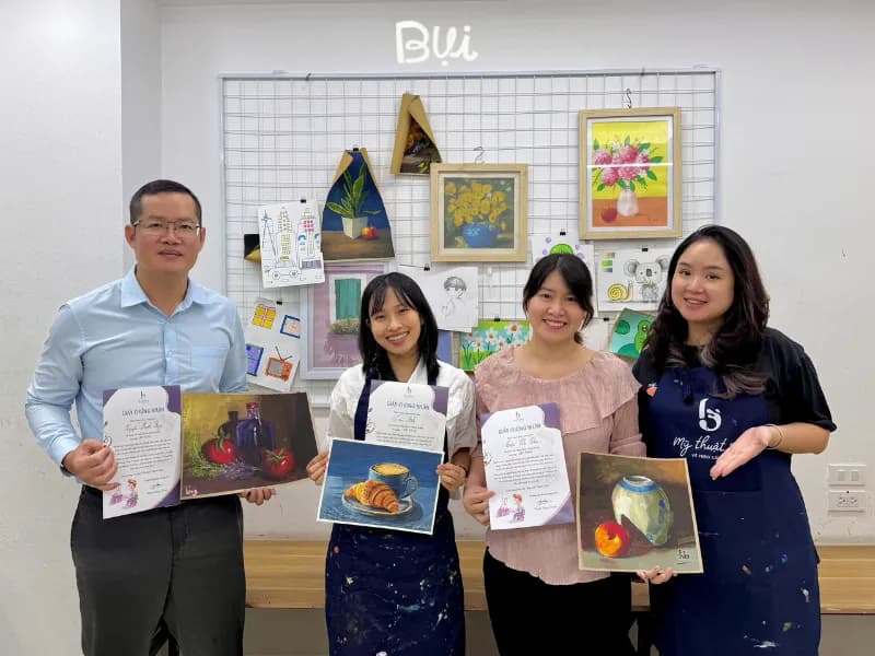 Lớp học vẽ ở Hà Nội dành cho người không chuyên