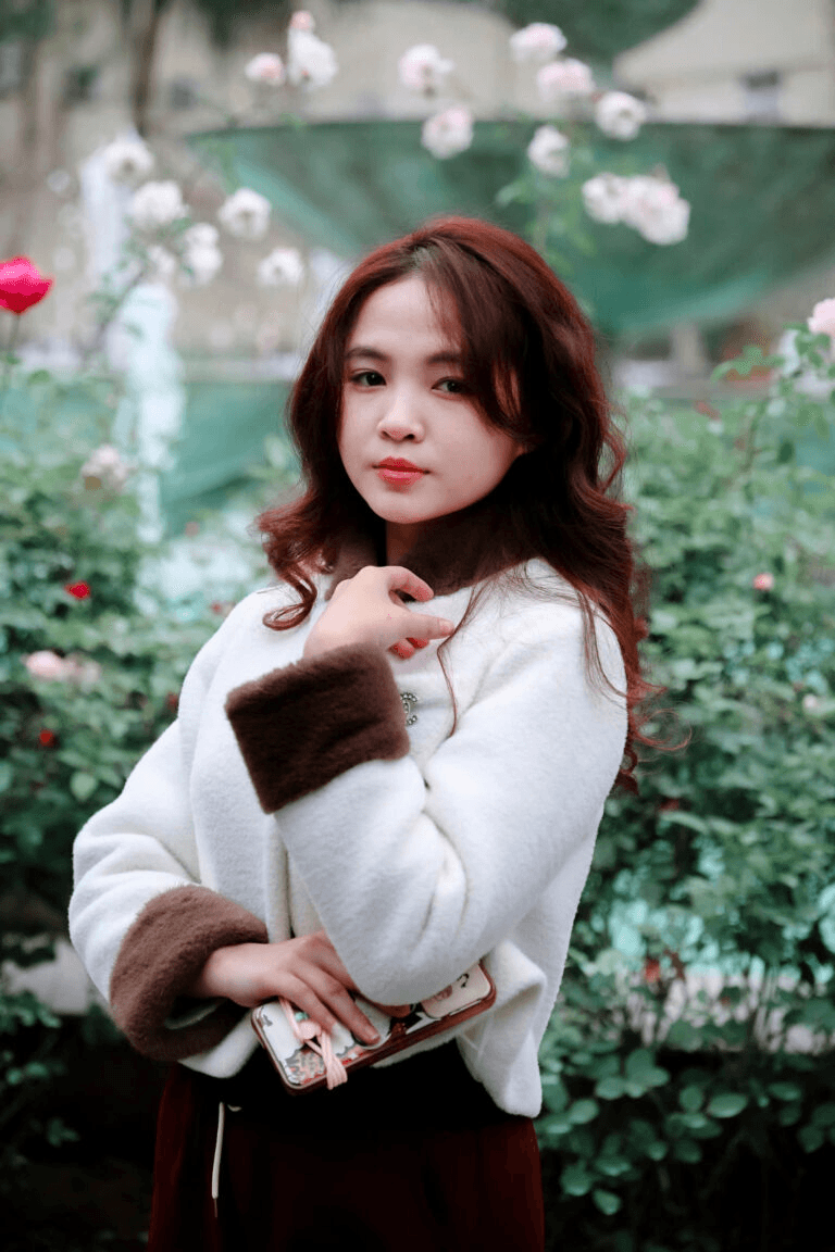 HOÀNG THỊ E