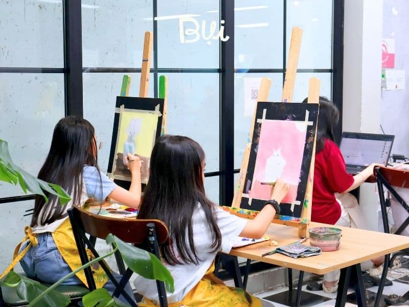 Lớp học vẽ cho bé Quận 12 giúp bé tập trung tốt hơn