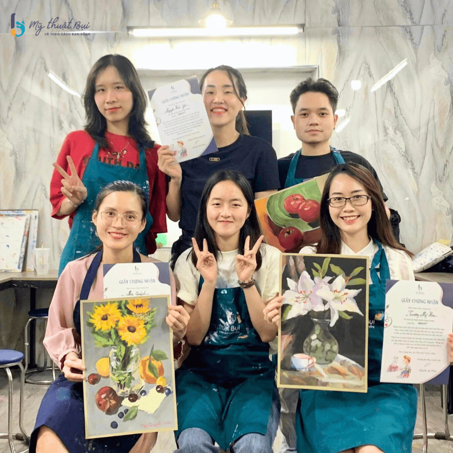 Học viên tại Mỹ Thuật Bụi Học viên tại Mỹ Thuật Bụi