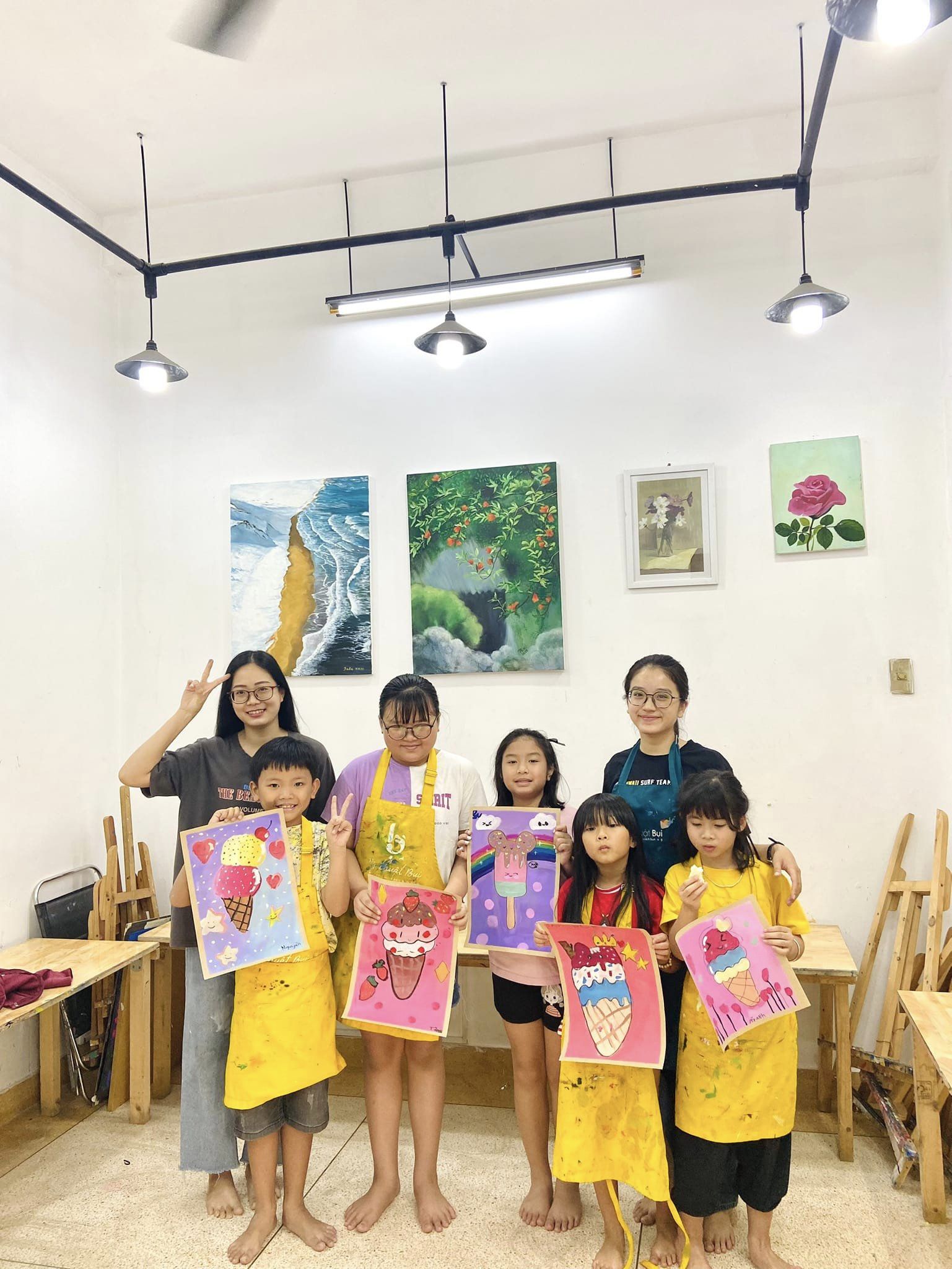 Thầy cô tại Bụi như là người thân trong gia đình của các bé Thầy cô tại Bụi như là người thân trong gia đình của các bé